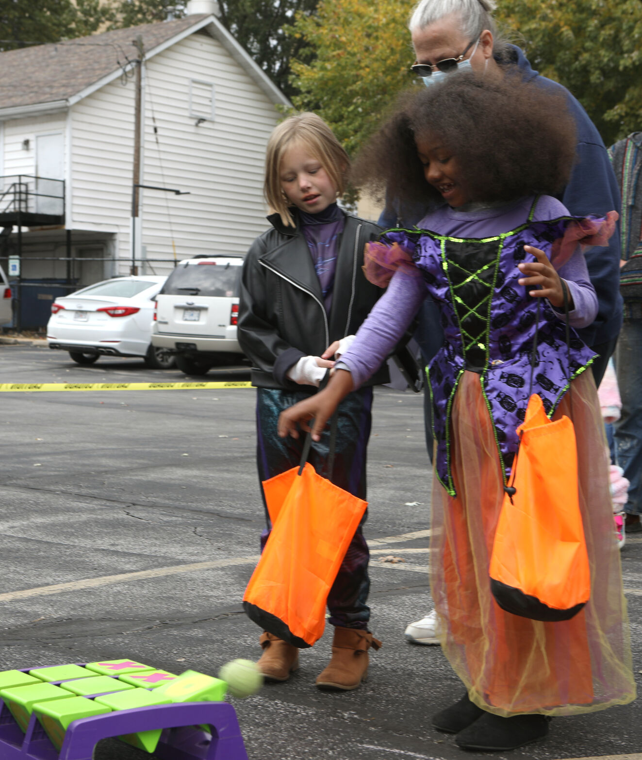 Catie and Chelsie Goodwin play tic-tac-toe